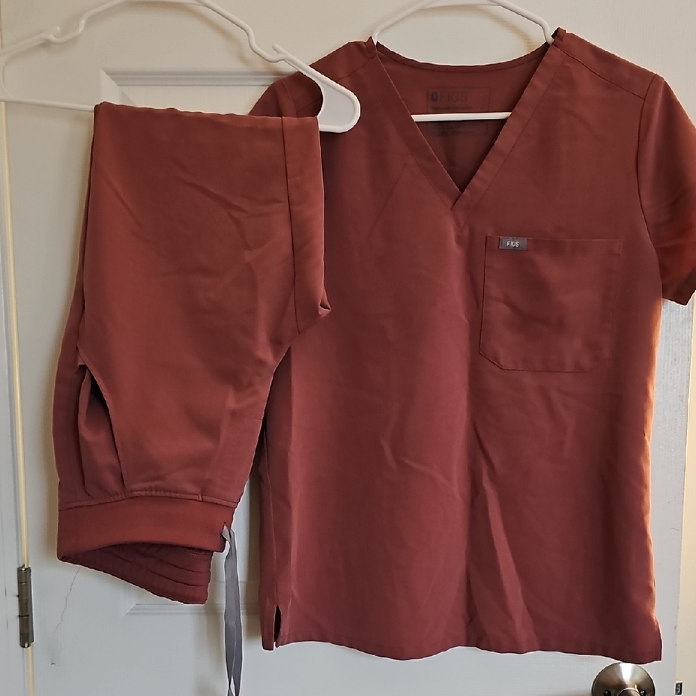 Muave Figs size small Zamorra Jogger pants and one pocket top